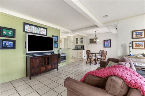 4210 Bayshore Dr, Bacliff, TX 77518 | Studio Vos, Inc.