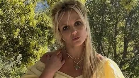 Britney Spears alone & struggling? Report reveals the lonely, sad life ...