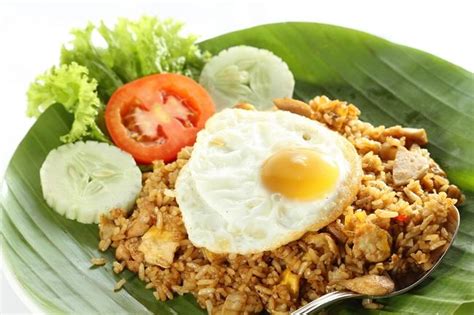 nasi goreng berapa kalori
