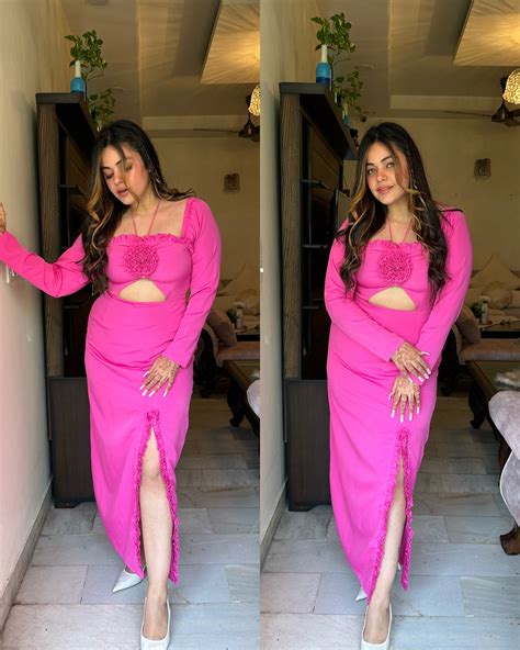 Barbie pink frill slit dress – SRISHTI