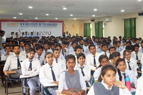 RVIT – Fresher’s and Farewell at RVIT- “Fresher Day” in any college is ...