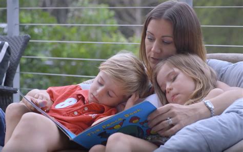 Pairing your sound processor with the Cochlear™ Wireless Mini Microphone