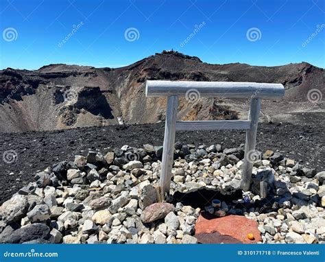 Alpine Elevation: Summit Views Mount Fuji Torii Gotemba Trail, Shizuoka Prefecture, Japan Stock ...