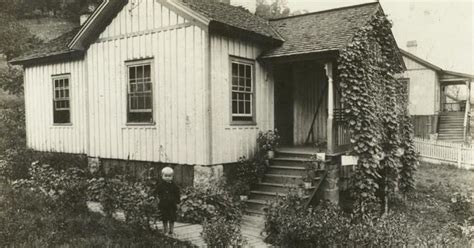 houses 100 years ago