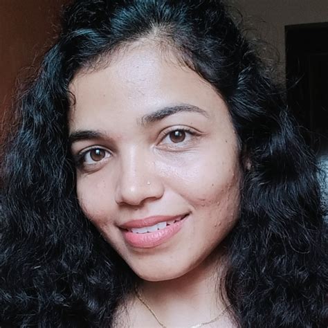 Chat with Madhu Giri ji - Expert Vedic Astrologers