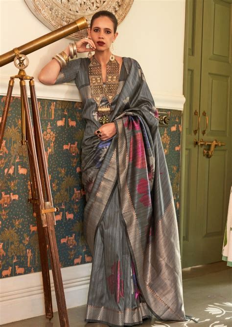 Kalki Koechlin Pure Handloom Silk Grey Saree – Sunasa