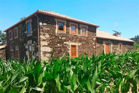 El salón rústico de Luz Casal (66 años) en Galicia: "Mi casa es mi ...