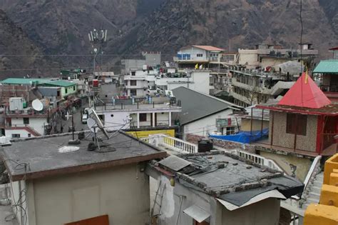 'Sinking' Joshimath Receives Season's First Snowfall, Rain Adds To The ...