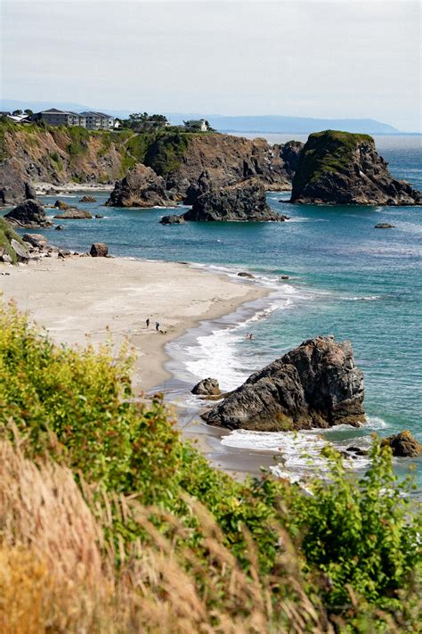 5+ CHARMING Cocktail Bars in Bend, Oregon