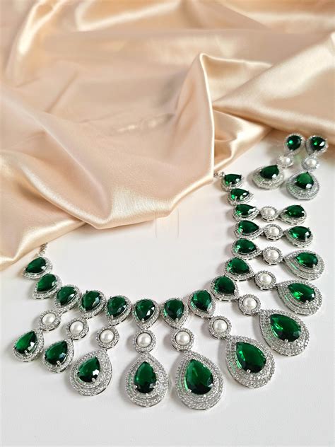 Josephine Diamond Set- Emerald – HOUSE OF IVNAT