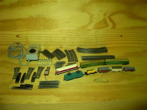 Modelleisenbahn TT BR130 mit Licht Güterwagen in OVP Versand in ...