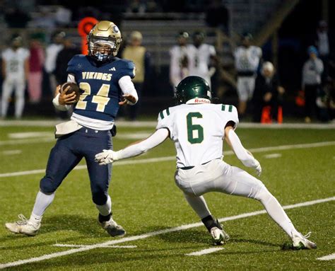 Our best photos of Zeeland West visiting Niles football in MHSAA districts