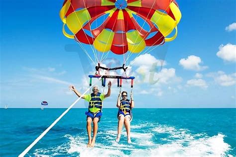 2023 Marvelous Ile aux Cerf island: Speed Boat, Parasailing, Lunch ...