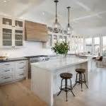 Breakfast Bars: The Most Versatile Focal Points In Farmhouse Kitchen ...