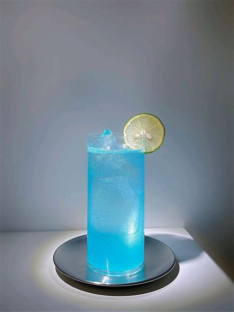 蓝橙气泡鸡尾酒怎么做_蓝橙气泡鸡尾酒的做法_豆果美食