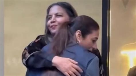 Khaala Shabana Azmi embraces bhaanji Tabu in a warm hug