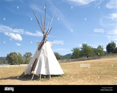 Tipi hi-res stock photography and images - Alamy