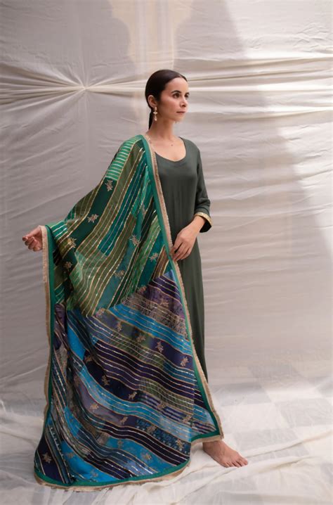 Buy this Meenakshi Dupatta by Priyanka Raajiv on Refash – REFASH