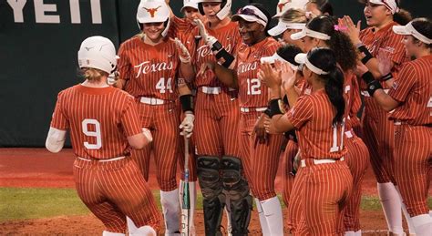 No. 4 Texas softball gets first series win over No. 1 Oklahoma since 2009