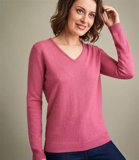 Women's Light Pink Sweaters at Mary Bevis blog
