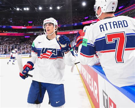 IIHF - U.S. tops host Finland in opener