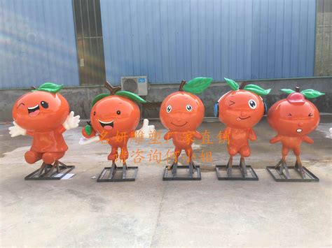 色彩缤纷的“百果园”里玻璃钢柑橘雕塑打造水果小镇_美陈艺术雕塑-站酷ZCOOL