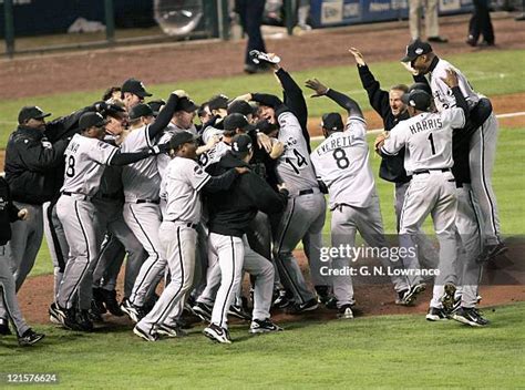 1,206 Winner Of The World Series 2005 Stock Photos, High-Res Pictures ...