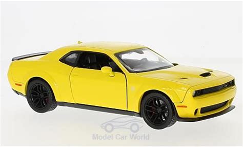 Diecast model cars Dodge Challenger 1/24 Motormax SRT Hellcat Wide-Body yellow 2018 - Alldiecast ...