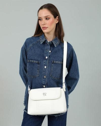 Shoulder Bags For All Women's Requirements | DOCA