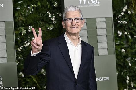 Image result for Tim Cook Good Morning