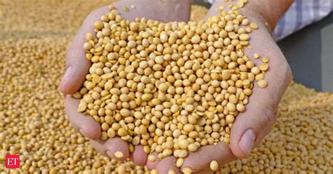 Traders object to govt's recent decision to advance last date of urad ...