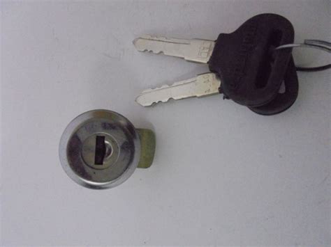 LAL Fuel Tank Lock Assembly Mahindra Marshal W/Key for Mahindra Marshal ...