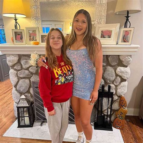 Jodie Sweetin's Mini-Me Daughters Pose Together Before Homecoming Dance