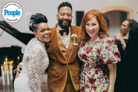 See All the Photos from Yvette Nicole Brown and Anthony Davis’ Wedding ...