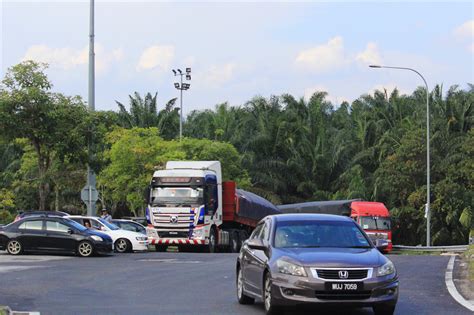 马来西亚：右舵左侧行驶租车吉隆坡北上槟城_高速公路