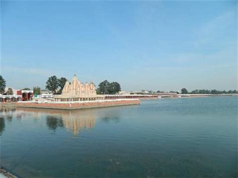 Brahma Sarovar Near Kurukshetra, Visit Kurukshetra Tourist Places