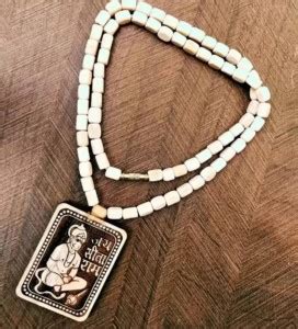 Green Spiritual "SHRI BAGESHWAR DHAM" Hanuman Pendant Tulasi Mala ...