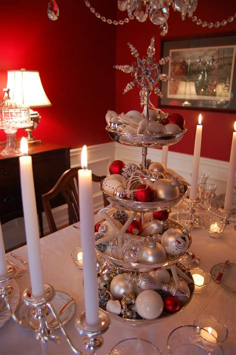 35 Christmas Centerpieces for Holiday Table | Ultimate Home Ideas