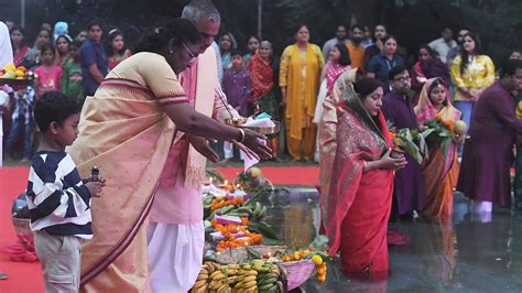 President Droupadi Murmu Joins Chhath Puja Celebrations At Rashtrapati ...