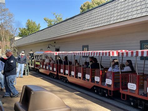 Saint Louis Zoo - The Crown Jewel Of St. Louis Attractions - Living ...