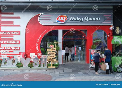 DQ Dairy Queen Store Facade and Customers Editorial Photo - Image of ...