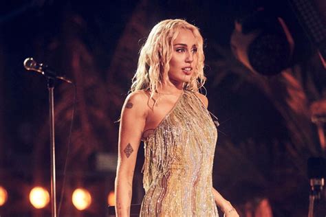 Miley Cyrus - Latest Miley Cyrus News & Updates