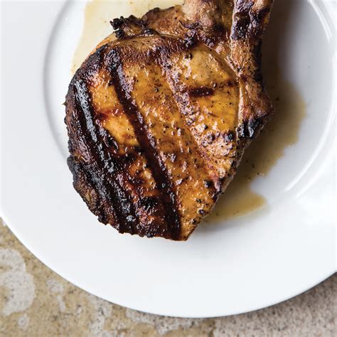 Côtelettes de porc au lait de beurre | RICARDO