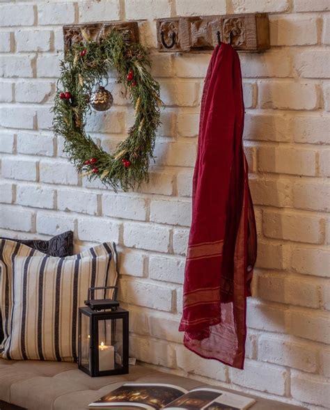 23 Fabulously Festive Christmas Wall Decor Ideas To Try This Season