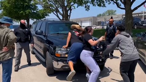 Did Barack Obama deport more people than Donald Trump?