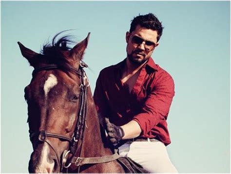 Actor Randeep Hooda hospitalised after fainting while horse riding ...
