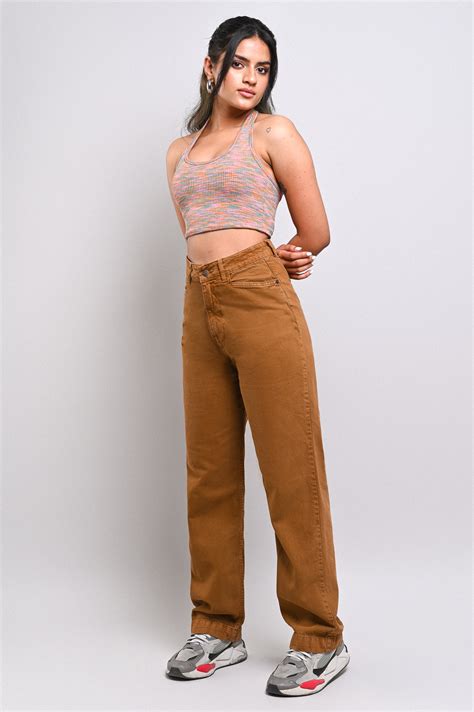 BEST SELLERS: MOM & STRAIGHT