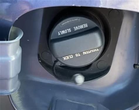 Honda Check Fuel Cap Message 的图像结果