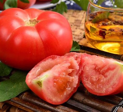 女人吃西红柿有什么好处和坏处 这些西红柿的注意事项及选购技巧一定要知道 - 美食/营养 - 教程之家