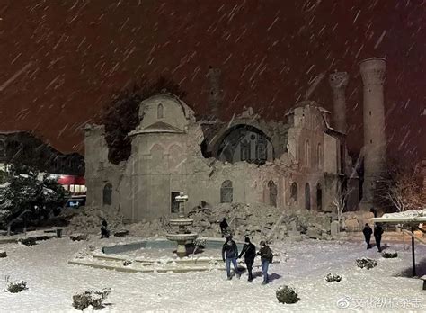 帕慕克：伊斯坦布尔的地震恐惧｜文化纵横